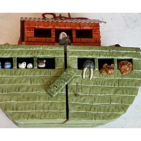 VINTAGE 2003 Hallmark Licensing, Inc. Keepsake Ornament Noah's Ark 2.5" Tall - Picture 7 of 15